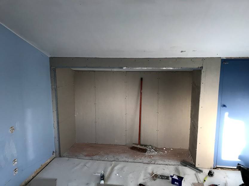 Modernisation d'une chambre complète avec création d'un placard sur mesure et pose parquet sur la commune de Pibrac