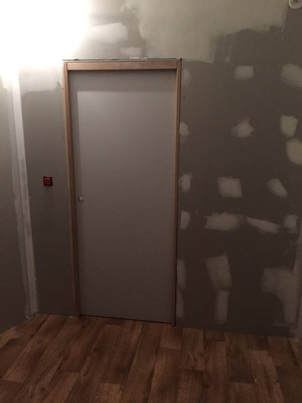 Pose d'une porte à galandage avec rénovation complète de la chambre et couloir  artisan saint-lys