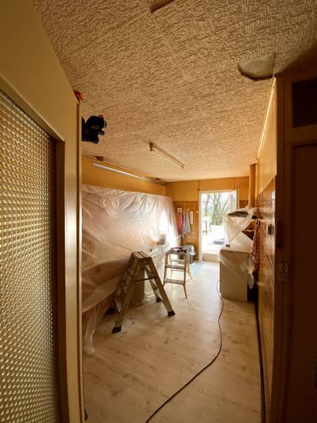 Rénovation d'un plafond de cuisine avec dépose de dalles PVC à Sainte-Foy-de-Peyrolières peintre saint-lys