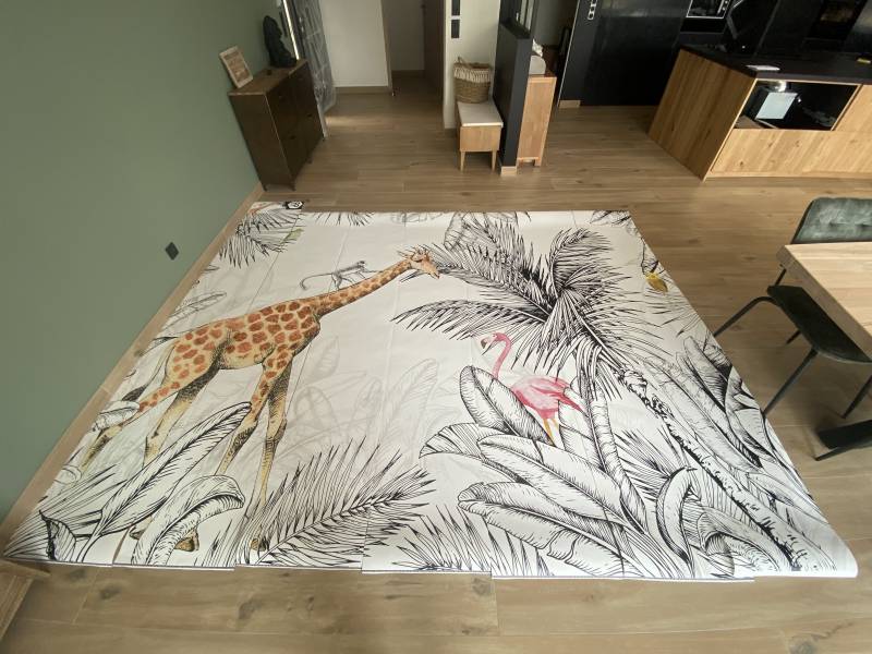Pose de papier peint grand format sur le mur du couloir dans une maison neuve à Frouzins proche Saint-Lys fred peinture 31