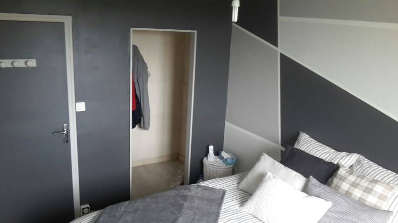 Comment créer une tête de lit en peinture à Colomiers ?